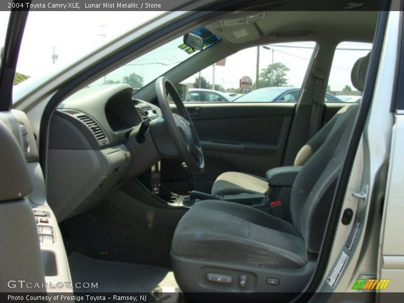 Lunar Mist Metallic / Stone 2004 Toyota Camry XLE