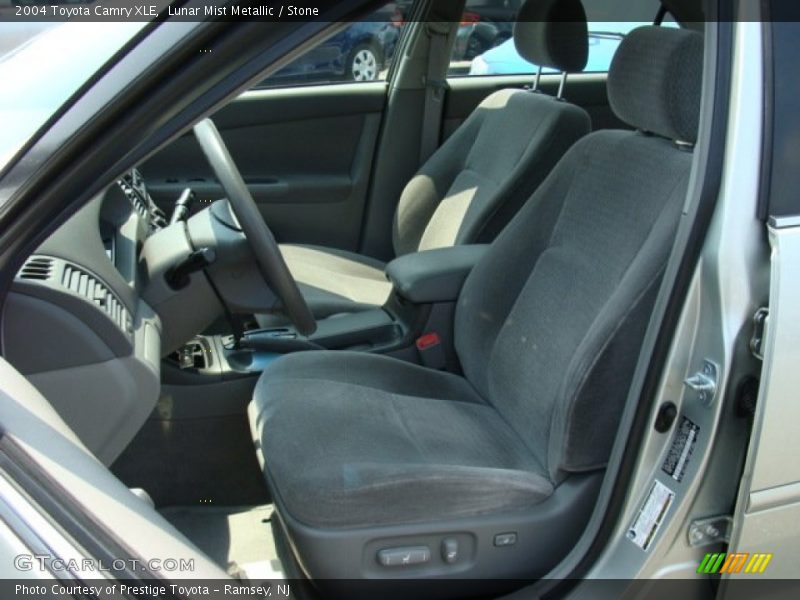 Lunar Mist Metallic / Stone 2004 Toyota Camry XLE
