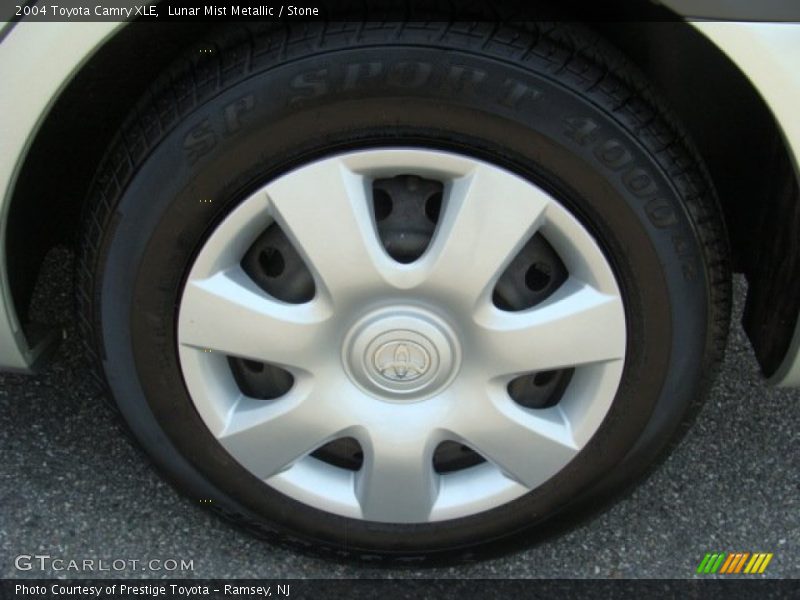 Lunar Mist Metallic / Stone 2004 Toyota Camry XLE