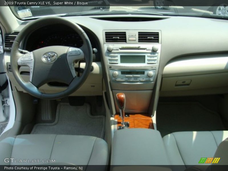 Super White / Bisque 2009 Toyota Camry XLE V6