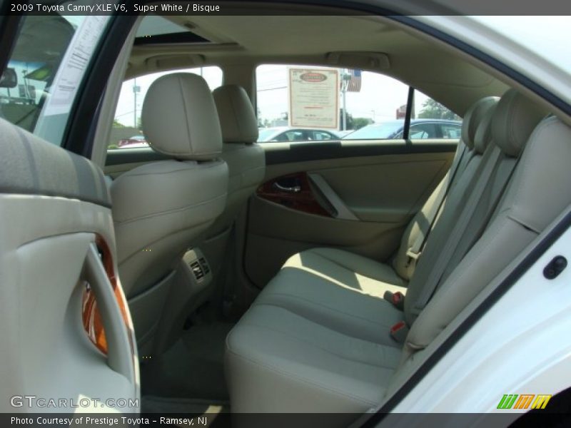Super White / Bisque 2009 Toyota Camry XLE V6