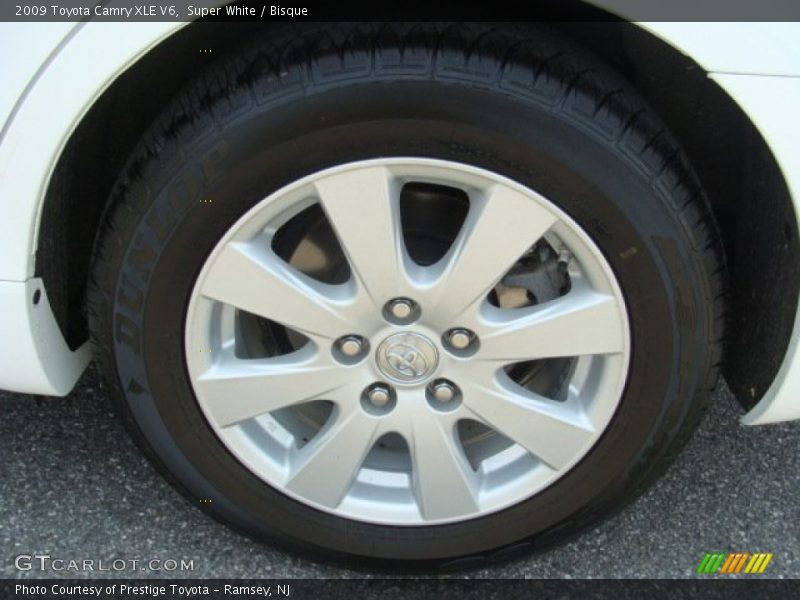 Super White / Bisque 2009 Toyota Camry XLE V6