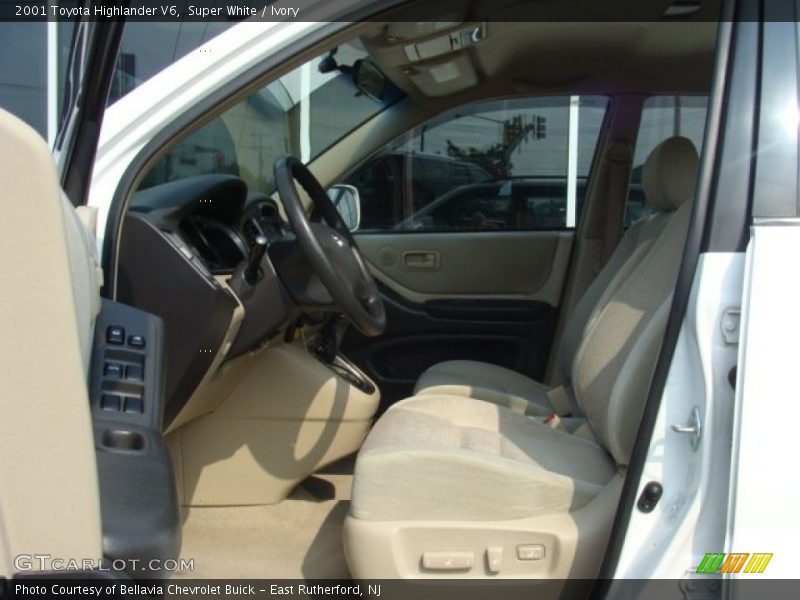 Super White / Ivory 2001 Toyota Highlander V6