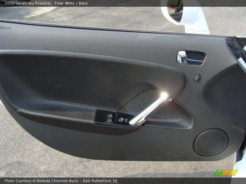 Polar White / Black 2009 Saturn Sky Roadster