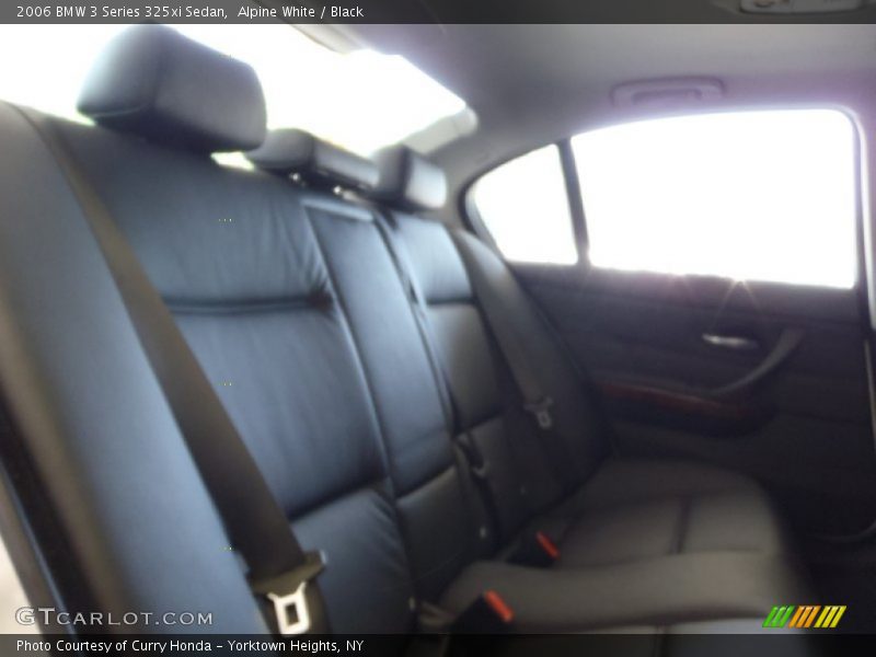 Alpine White / Black 2006 BMW 3 Series 325xi Sedan