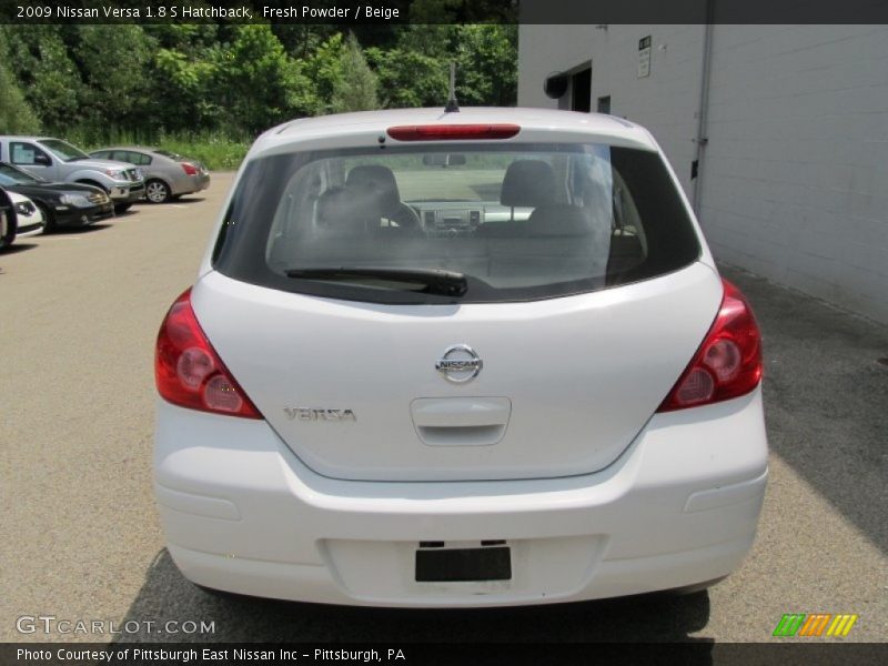 Fresh Powder / Beige 2009 Nissan Versa 1.8 S Hatchback