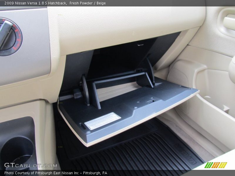 Fresh Powder / Beige 2009 Nissan Versa 1.8 S Hatchback