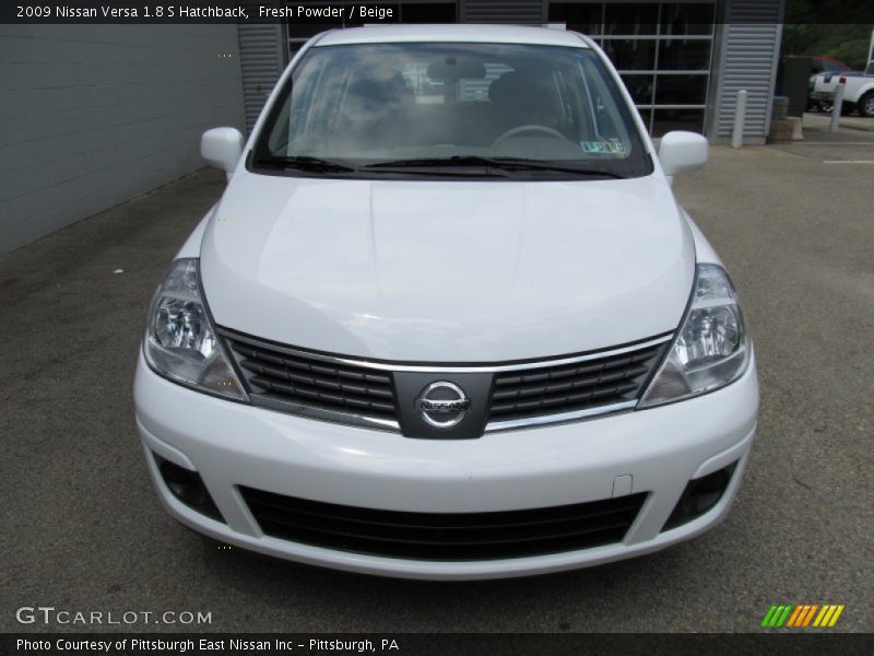Fresh Powder / Beige 2009 Nissan Versa 1.8 S Hatchback