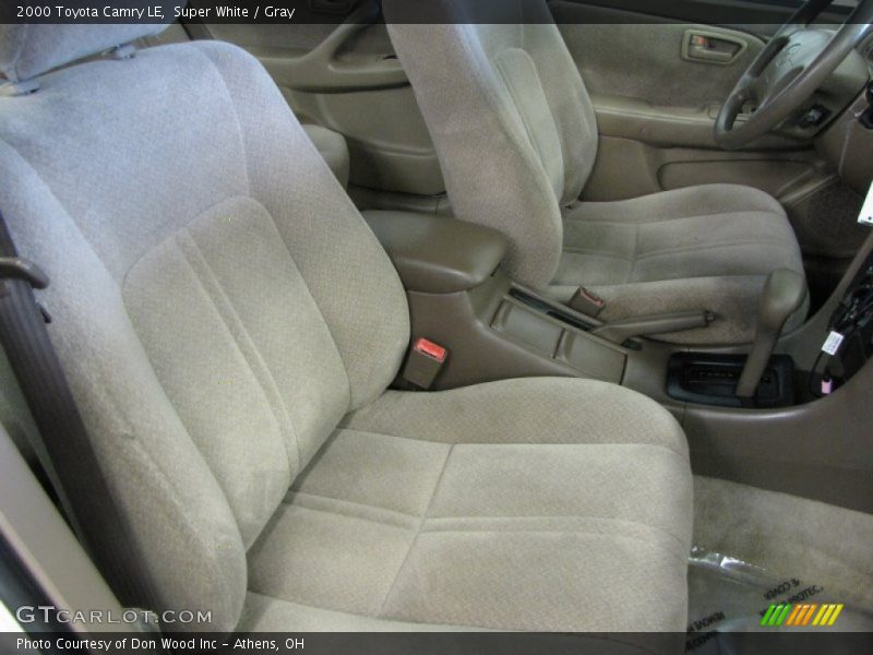 Super White / Gray 2000 Toyota Camry LE