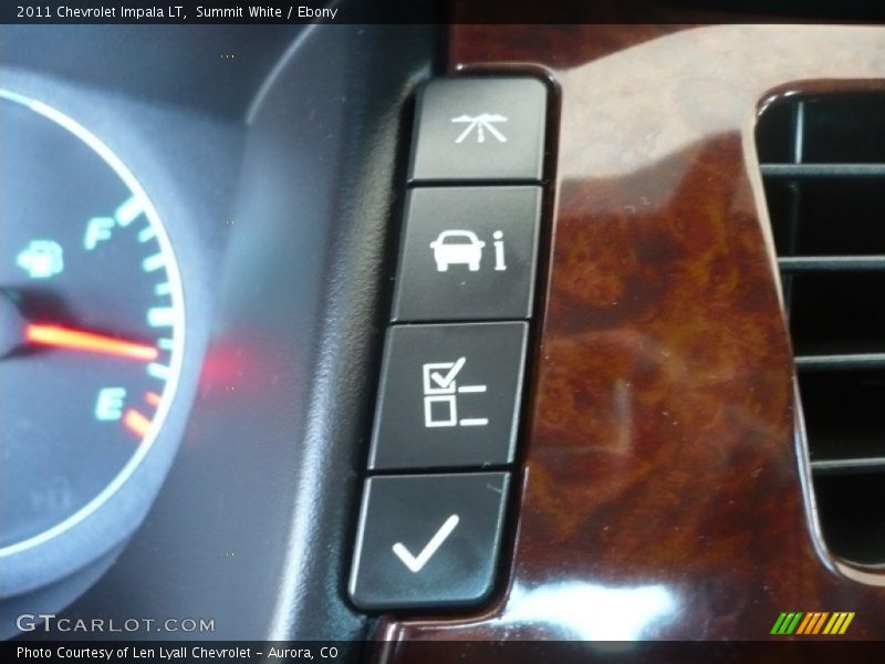 Summit White / Ebony 2011 Chevrolet Impala LT