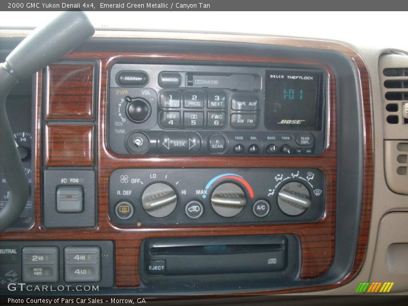 Controls of 2000 Yukon Denali 4x4