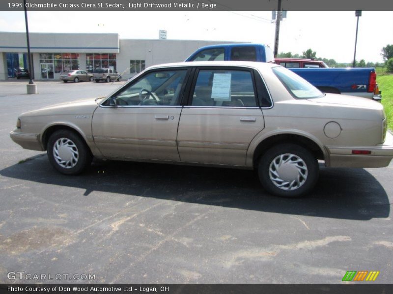 Light Driftwood Metallic / Beige 1995 Oldsmobile Cutlass Ciera SL Sedan