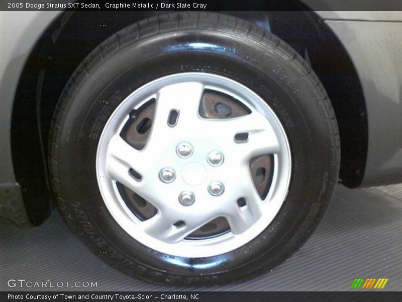Graphite Metallic / Dark Slate Gray 2005 Dodge Stratus SXT Sedan