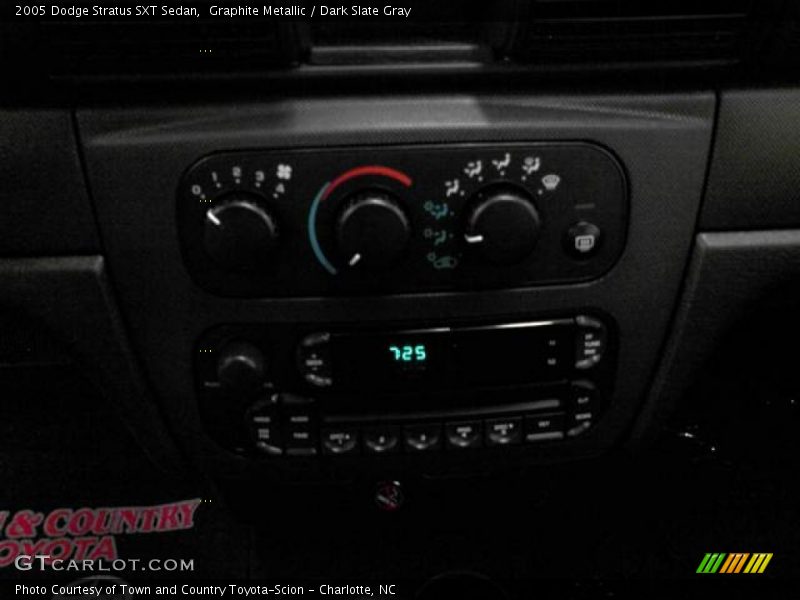 Graphite Metallic / Dark Slate Gray 2005 Dodge Stratus SXT Sedan