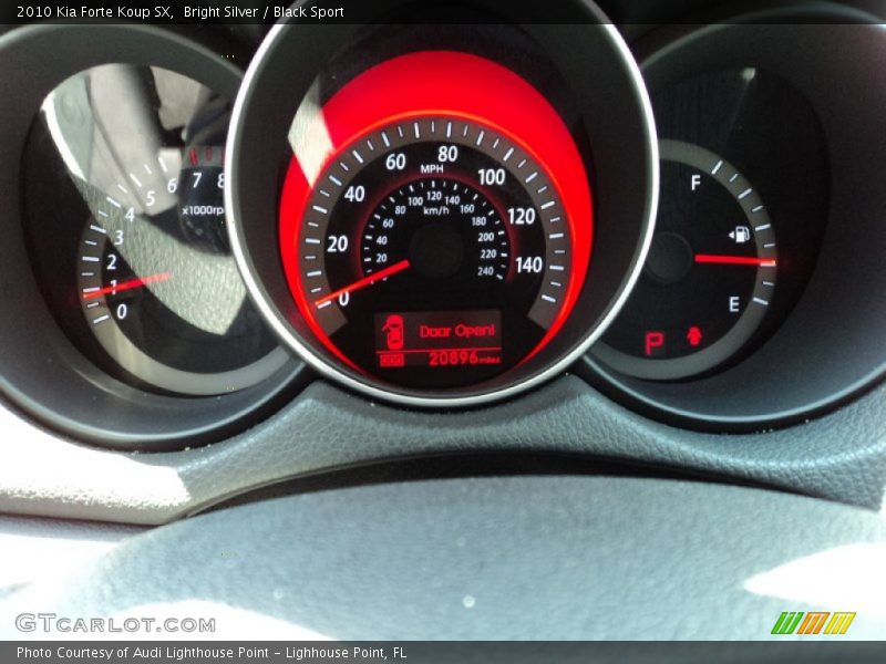 Bright Silver / Black Sport 2010 Kia Forte Koup SX