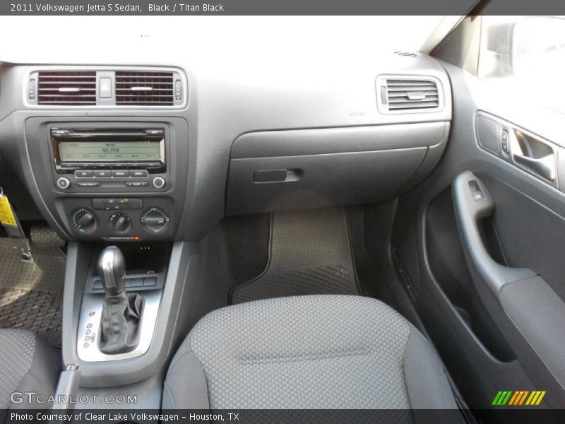 Black / Titan Black 2011 Volkswagen Jetta S Sedan