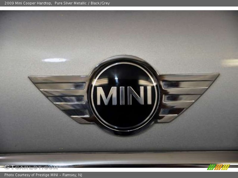 Pure Silver Metallic / Black/Grey 2009 Mini Cooper Hardtop