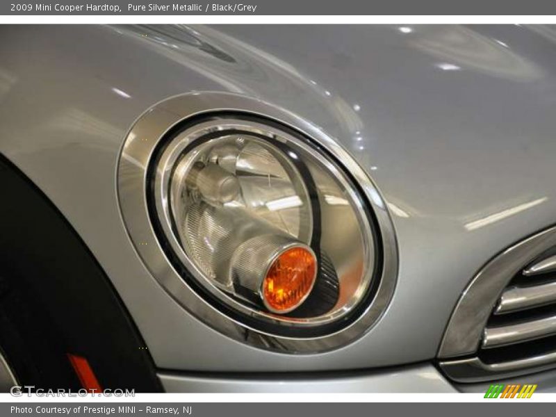 Pure Silver Metallic / Black/Grey 2009 Mini Cooper Hardtop
