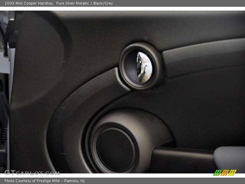 Pure Silver Metallic / Black/Grey 2009 Mini Cooper Hardtop