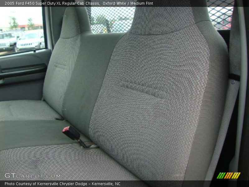 Oxford White / Medium Flint 2005 Ford F450 Super Duty XL Regular Cab Chassis