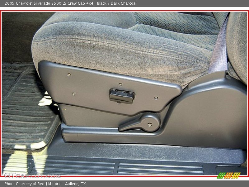 Black / Dark Charcoal 2005 Chevrolet Silverado 3500 LS Crew Cab 4x4