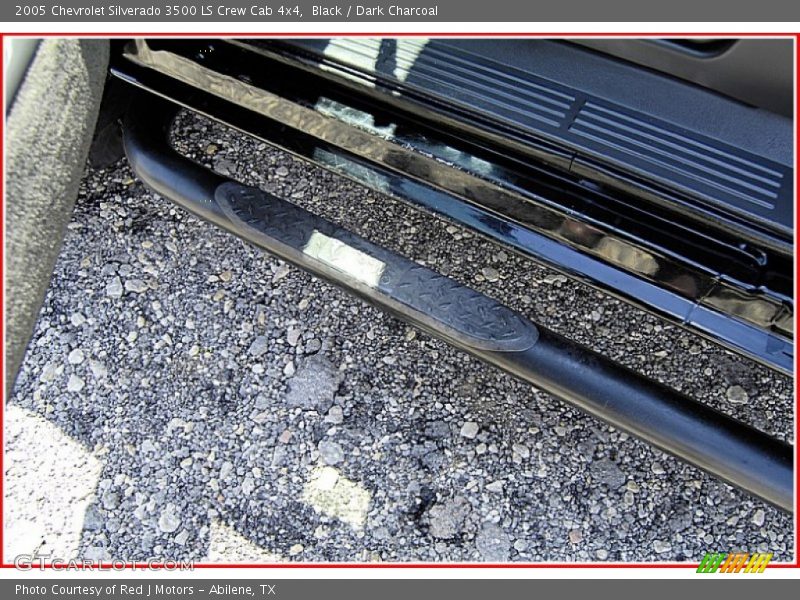 Black / Dark Charcoal 2005 Chevrolet Silverado 3500 LS Crew Cab 4x4