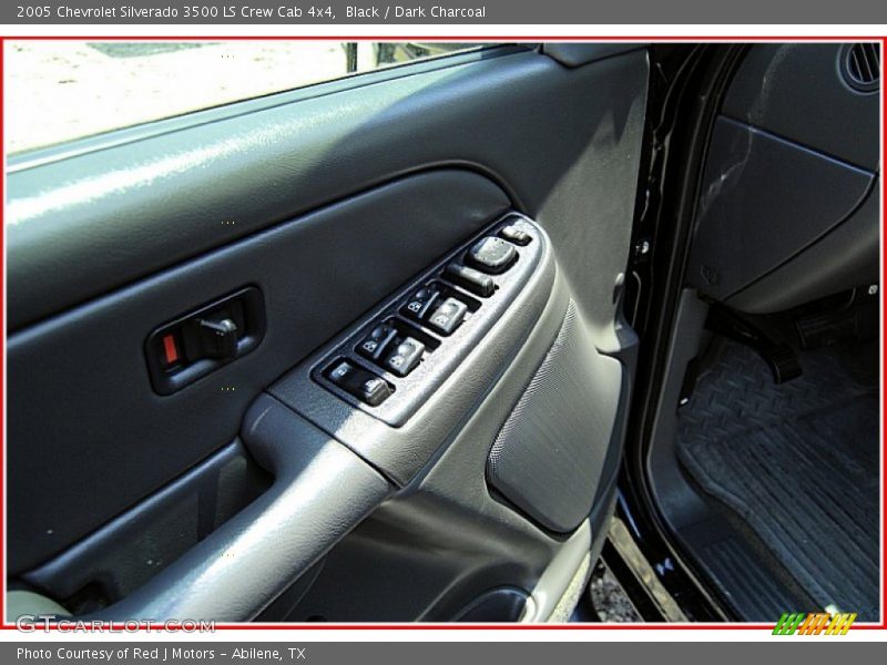 Black / Dark Charcoal 2005 Chevrolet Silverado 3500 LS Crew Cab 4x4