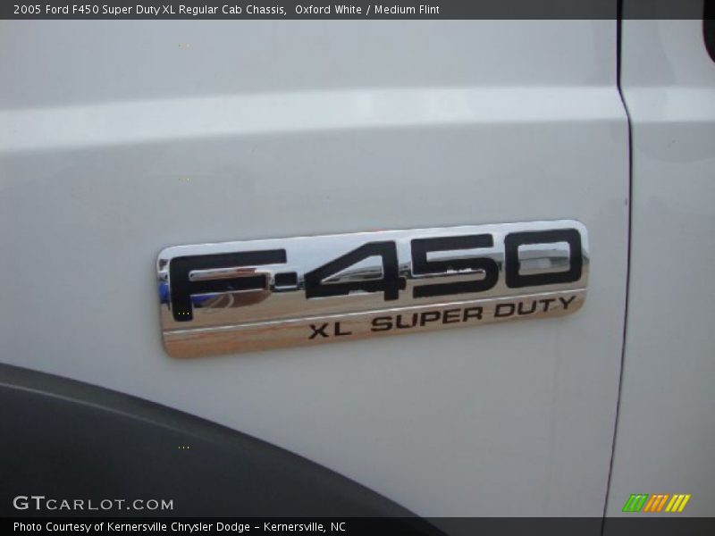  2005 F450 Super Duty XL Regular Cab Chassis Logo
