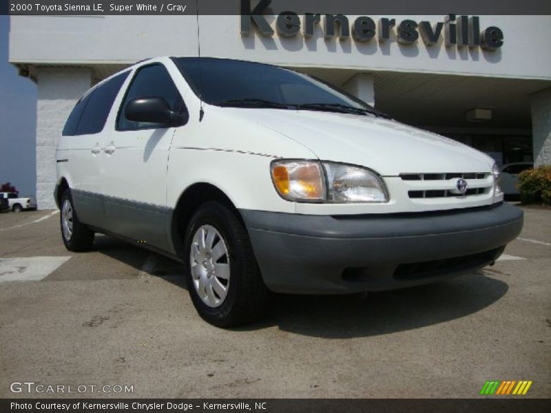 Super White / Gray 2000 Toyota Sienna LE