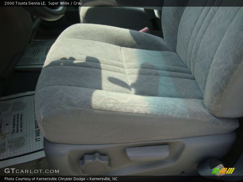 Super White / Gray 2000 Toyota Sienna LE