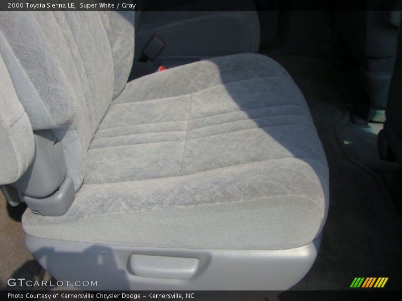 Super White / Gray 2000 Toyota Sienna LE