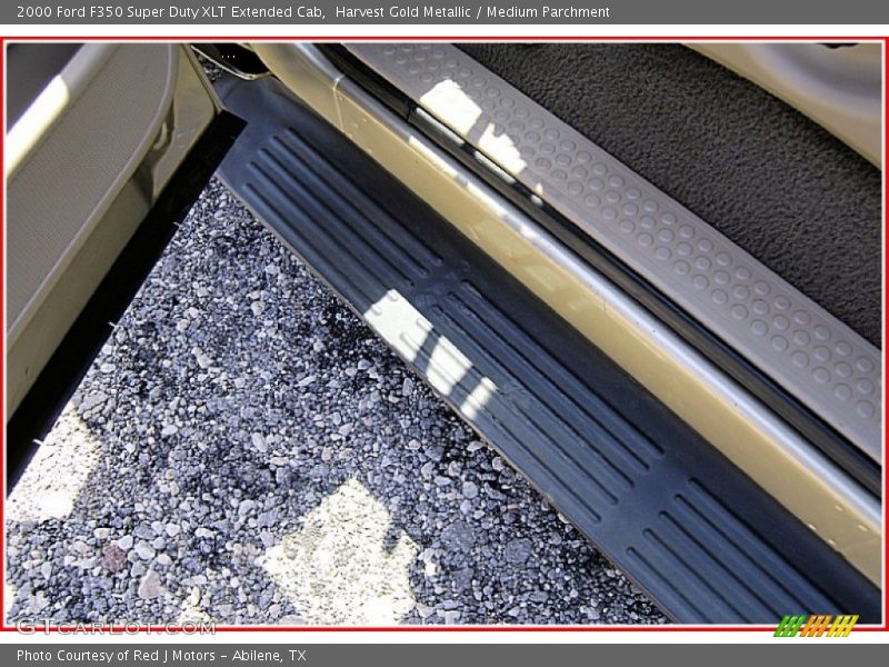 Harvest Gold Metallic / Medium Parchment 2000 Ford F350 Super Duty XLT Extended Cab