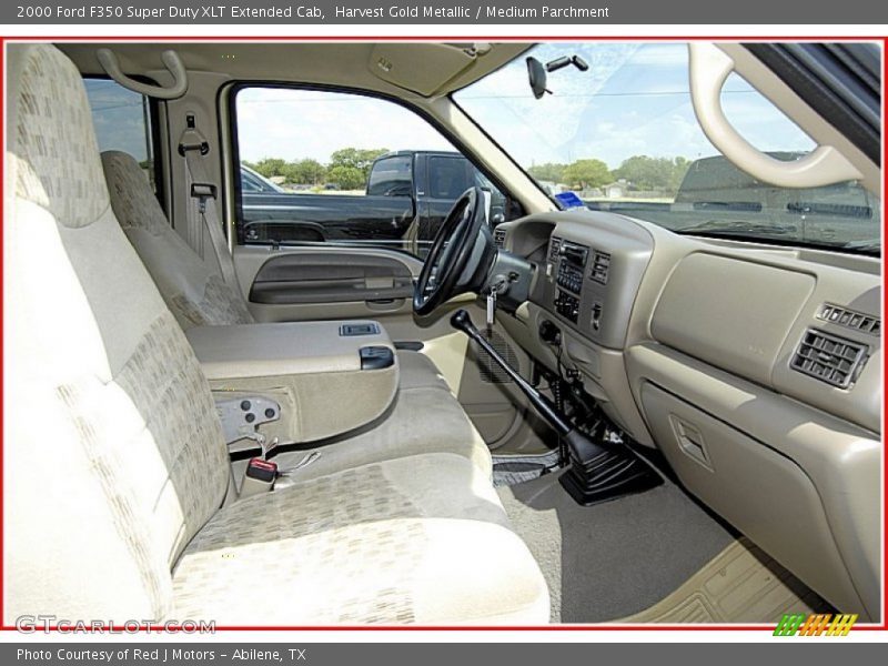 Harvest Gold Metallic / Medium Parchment 2000 Ford F350 Super Duty XLT Extended Cab