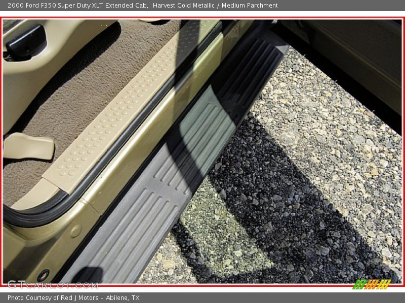 Harvest Gold Metallic / Medium Parchment 2000 Ford F350 Super Duty XLT Extended Cab