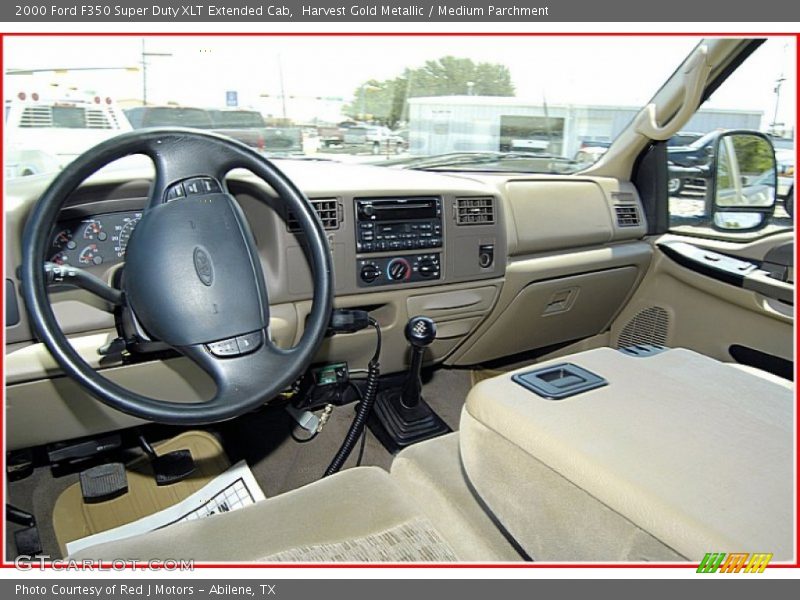 Harvest Gold Metallic / Medium Parchment 2000 Ford F350 Super Duty XLT Extended Cab