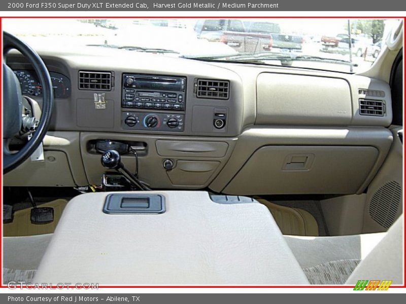 Harvest Gold Metallic / Medium Parchment 2000 Ford F350 Super Duty XLT Extended Cab
