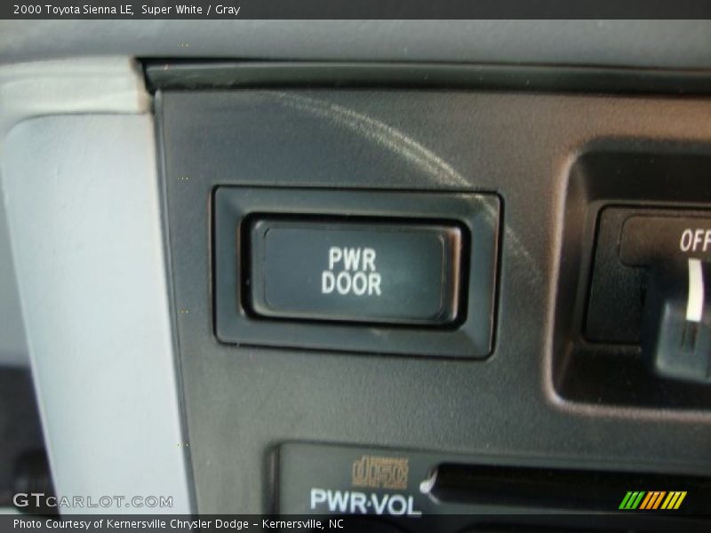Super White / Gray 2000 Toyota Sienna LE