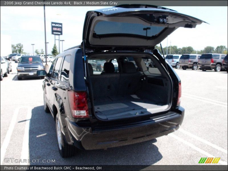 Black / Medium Slate Gray 2006 Jeep Grand Cherokee Laredo 4x4