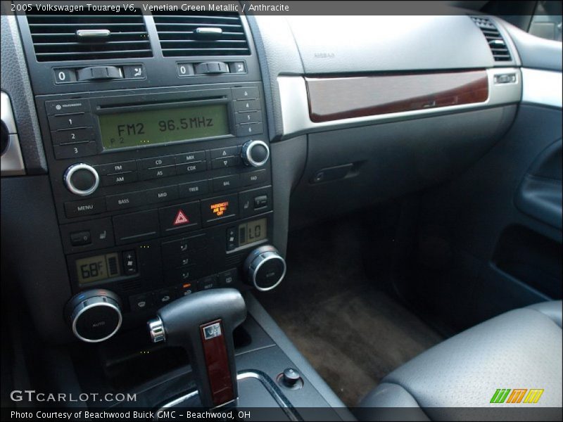 Venetian Green Metallic / Anthracite 2005 Volkswagen Touareg V6