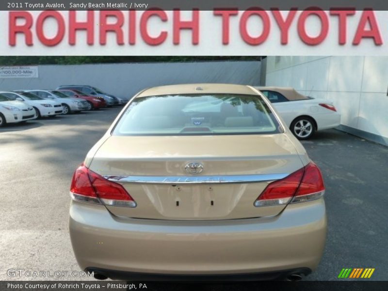 Sandy Beach Metallic / Ivory 2011 Toyota Avalon