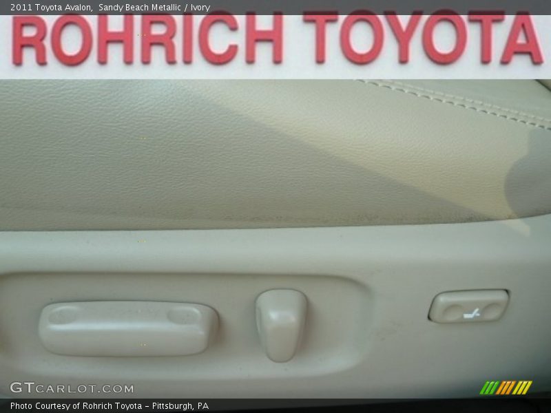 Sandy Beach Metallic / Ivory 2011 Toyota Avalon