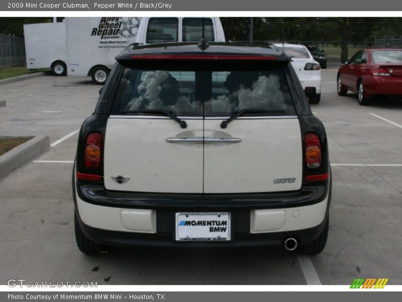 Pepper White / Black/Grey 2009 Mini Cooper Clubman