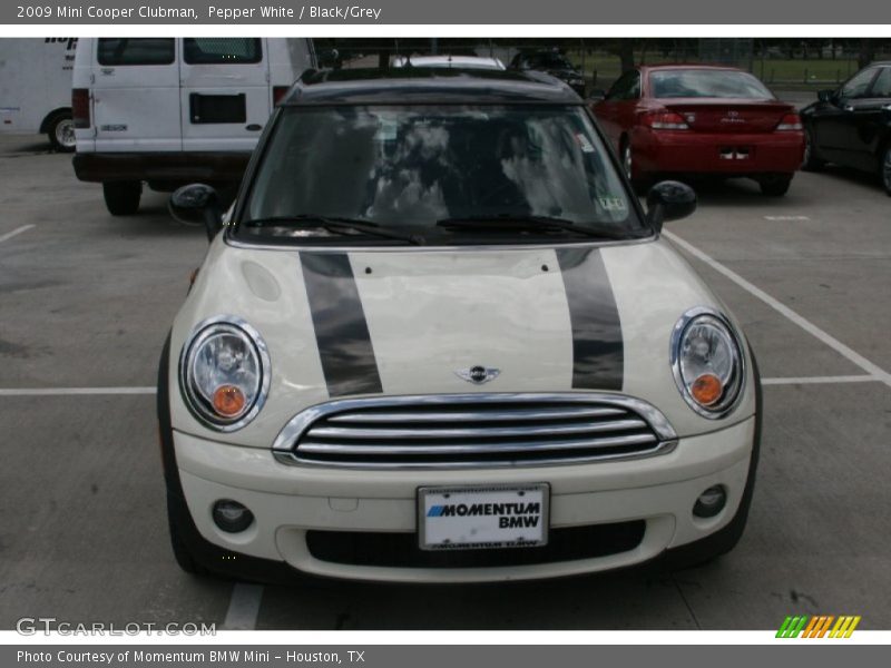 Pepper White / Black/Grey 2009 Mini Cooper Clubman