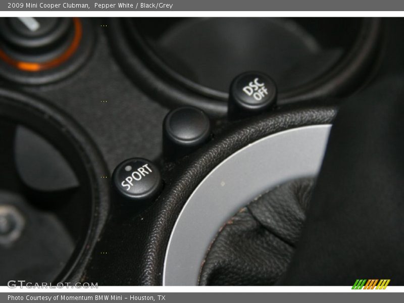 Pepper White / Black/Grey 2009 Mini Cooper Clubman