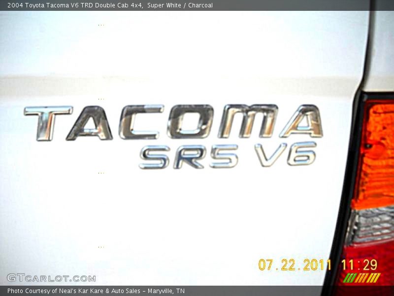 Super White / Charcoal 2004 Toyota Tacoma V6 TRD Double Cab 4x4
