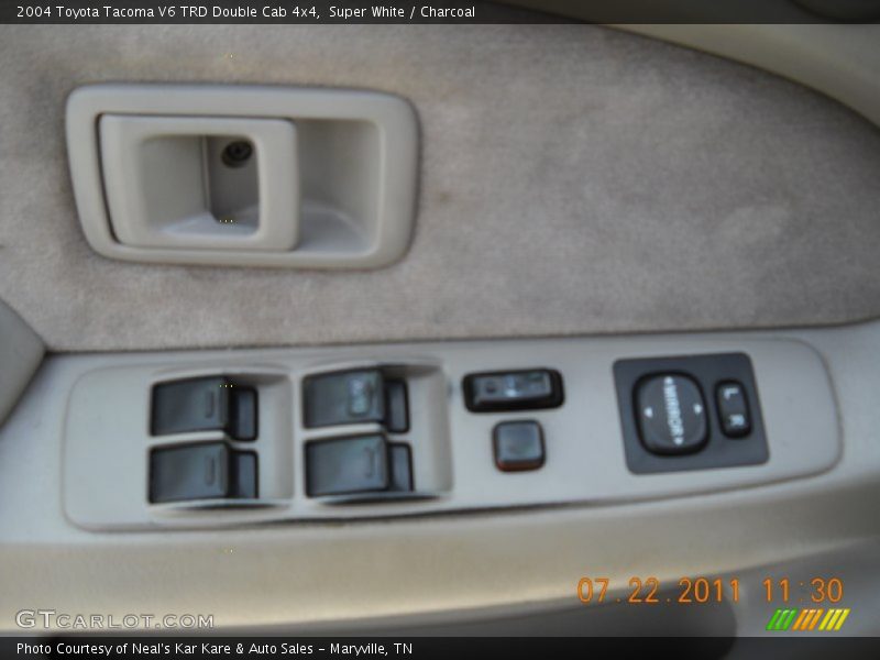 Super White / Charcoal 2004 Toyota Tacoma V6 TRD Double Cab 4x4
