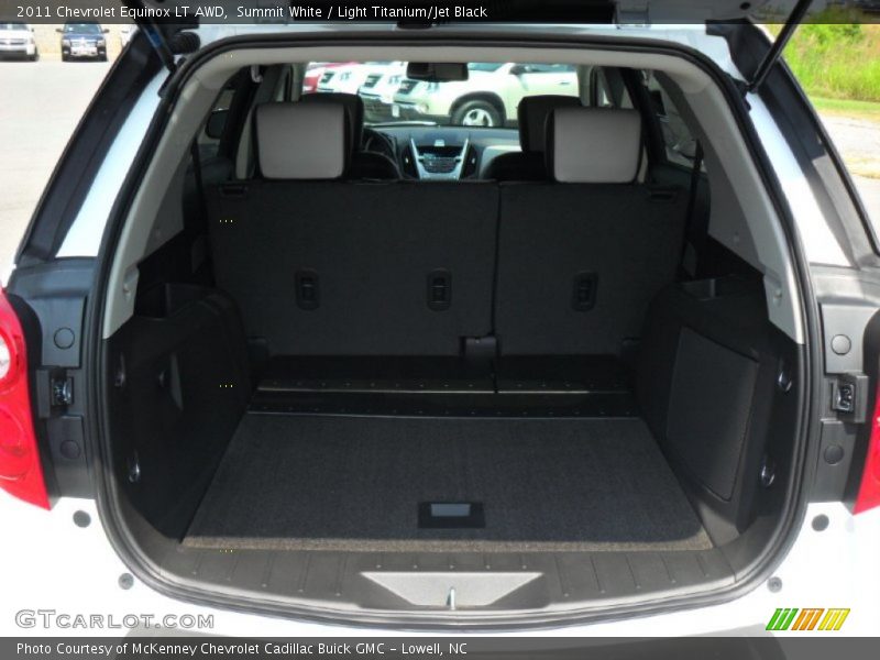 Summit White / Light Titanium/Jet Black 2011 Chevrolet Equinox LT AWD
