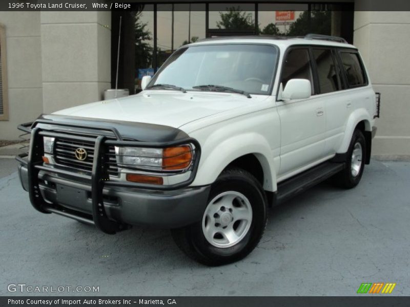 Front 3/4 View of 1996 Land Cruiser 