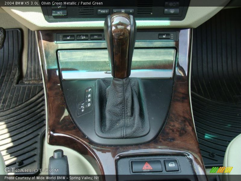 Olivin Green Metallic / Pastel Green 2004 BMW X5 3.0i