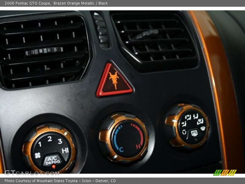 Controls of 2006 GTO Coupe